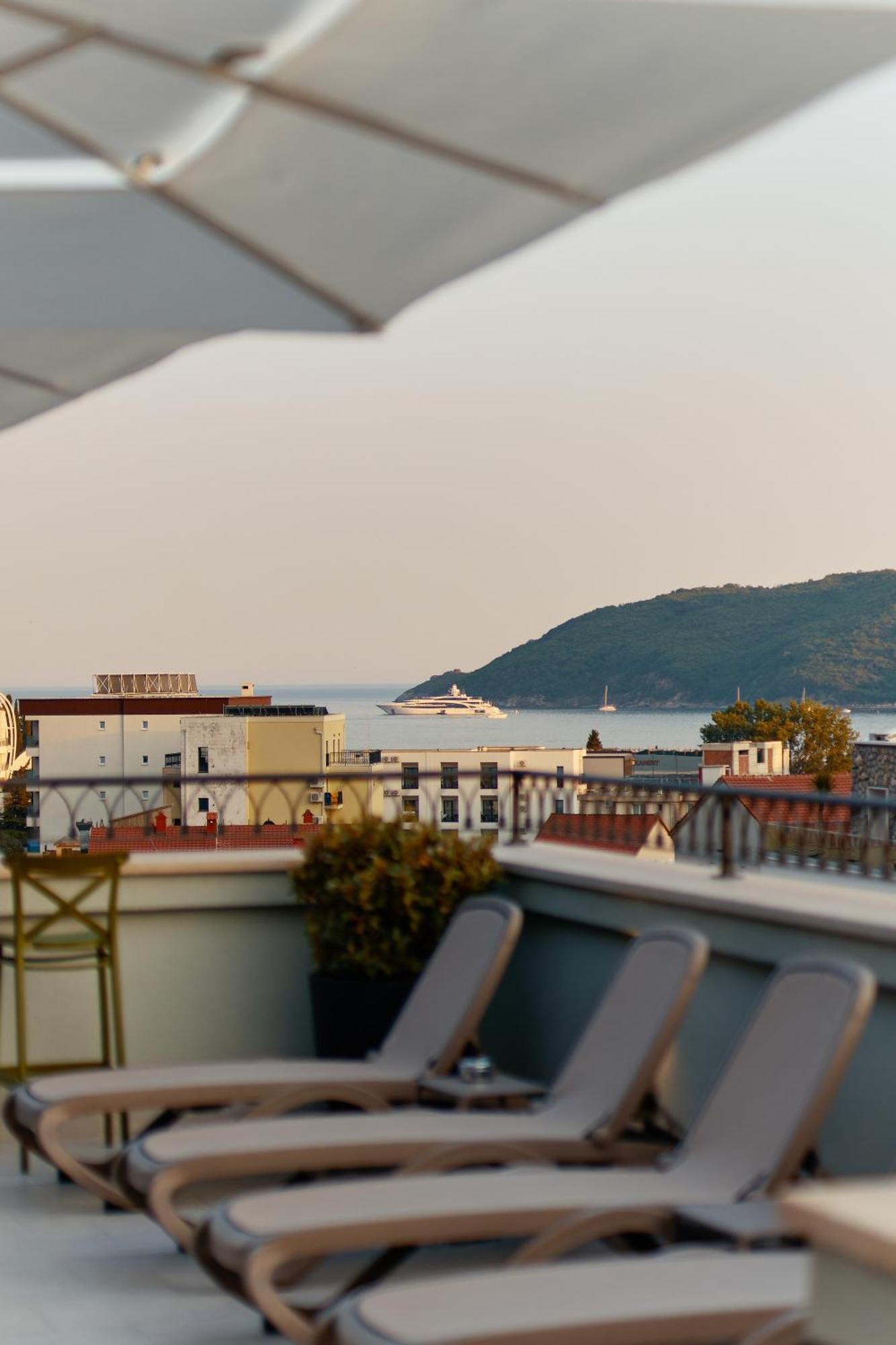 Hotel Diplomat By Aycon Budva Exterior photo